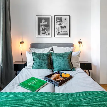 Theboediker Group & Family Apartment, 3 Bedroom 1 Living Room, 2 Bathrooms, Ideal For Bigger Groups Of 4 -9 Guests * 柏林