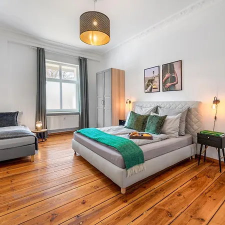 Theboediker Group & Family Apartment, 3 Bedroom 1 Living Room, 2 Bathrooms, Ideal For Bigger Groups Of 4 -9 Guests * 柏林