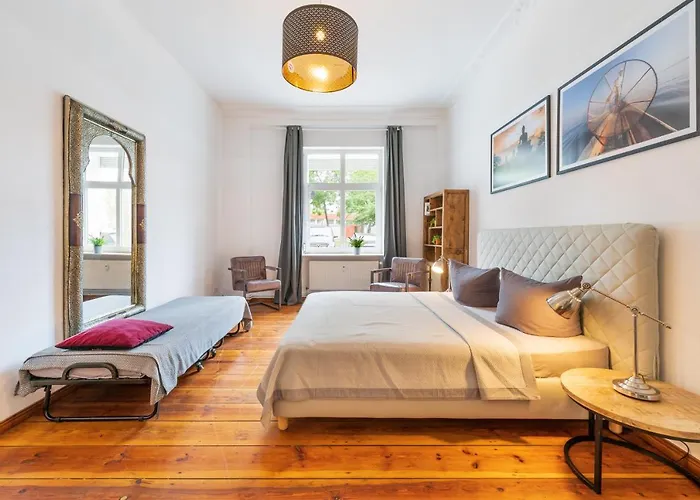 Theboediker Group & Family Apartment, 3 Bedroom 1 Living Room, 2 Bathrooms, Ideal For Bigger Groups Of 4 -9 Guests アパート ベルリン