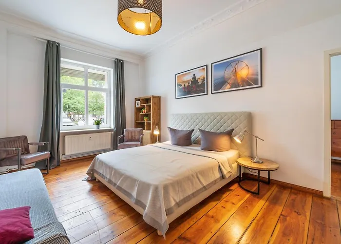 Theboediker Group & Family Apartment, 3 Bedroom 1 Living Room, 2 Bathrooms, Ideal For Bigger Groups Of 4 -9 Guests * ベルリン