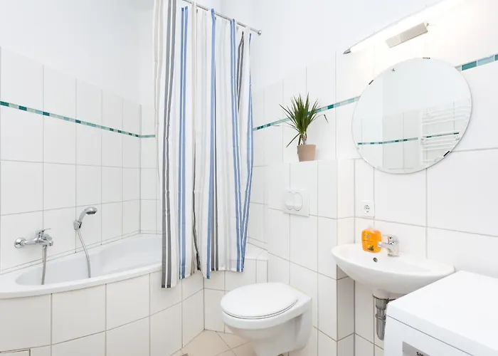 Theboediker Group & Family Apartment, 3 Bedroom 1 Living Room, 2 Bathrooms, Ideal For Bigger Groups Of 4 -9 Guests アパート *