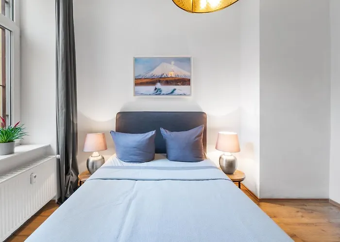 Theboediker Group & Family Apartment, 3 Bedroom 1 Living Room, 2 Bathrooms, Ideal For Bigger Groups Of 4 -9 Guests アパート