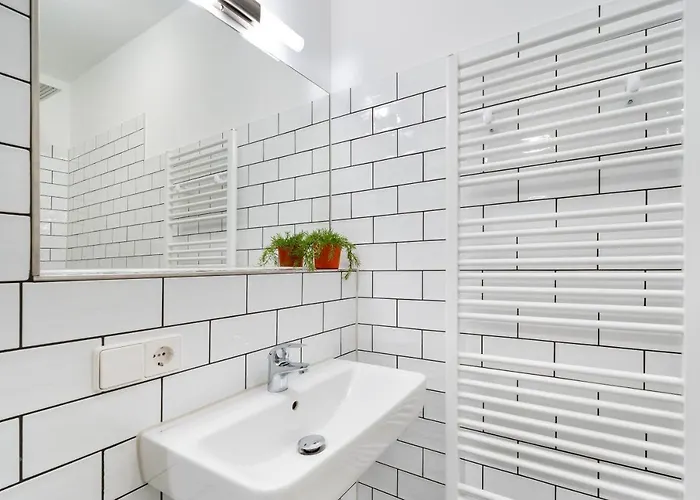 Theboediker Group & Family Apartment, 3 Bedroom 1 Living Room, 2 Bathrooms, Ideal For Bigger Groups Of 4 -9 Guests * Berlín