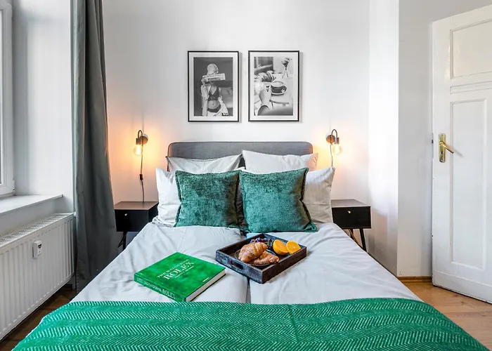 Theboediker Group & Family Apartment, 3 Bedroom 1 Living Room, 2 Bathrooms, Ideal For Bigger Groups Of 4 -9 Guests * Berlín