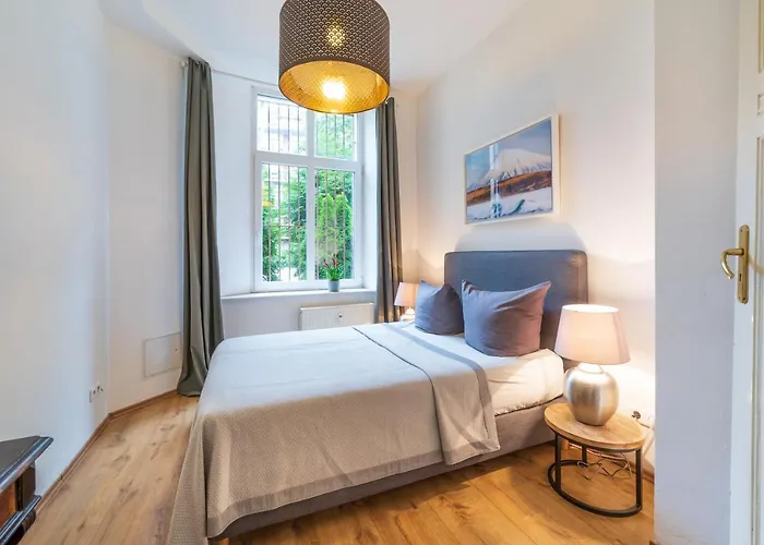 شقة Boediker Budget Group Apartment, 3 Bedroom 1 Living Room, 2 Bathrooms, Ideal For 4 -9 Guests برلين