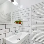 Theboediker Group & Family Apartment, 3 Bedroom 1 Living Room, 2 Bathrooms, Ideal For Bigger Groups Of 4 -9 Guests * Berlín