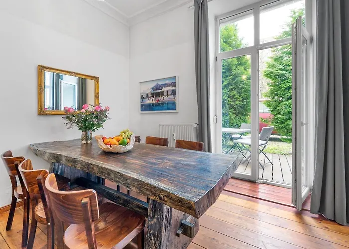 Boediker Budget Group Apartment, 3 Bedroom 1 Living Room, 2 Bathrooms, Ideal For 4 -9 Guests * برلين