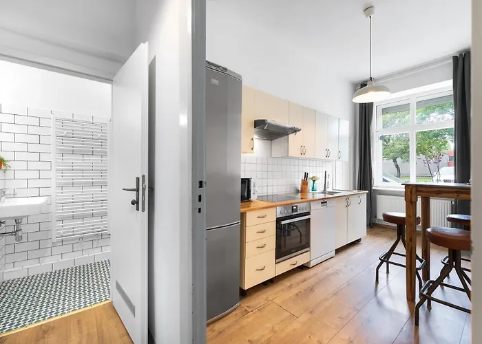 شقة Boediker Budget Group Apartment, 3 Bedroom 1 Living Room, 2 Bathrooms, Ideal For 4 -9 Guests